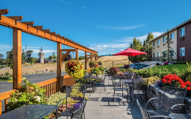 Days Inn and Suites Sequim