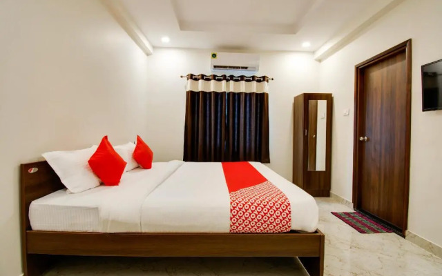 Lavish Suites by OYO Rooms