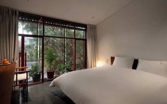 Scarlet Pavilion Homestay