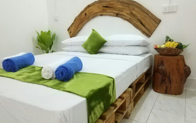 Veli Thoddoo Inn