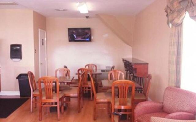 Mid Towne Inn and Suites