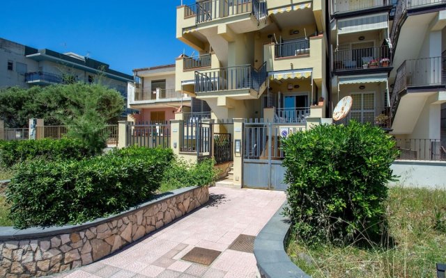 Homely Apartment in Furci Siculo Near the Sea