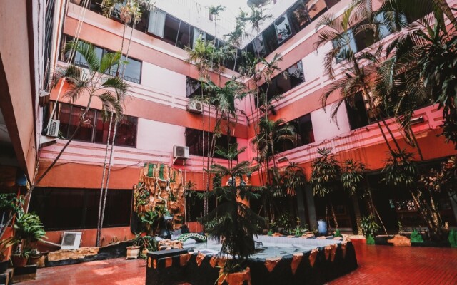 RedDoorz Plus near Senen 2