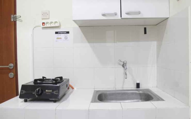 Spacious 2BR Apartment near Exit Tol at Buah Batu Park By Travelio – Kitchen – Bandung