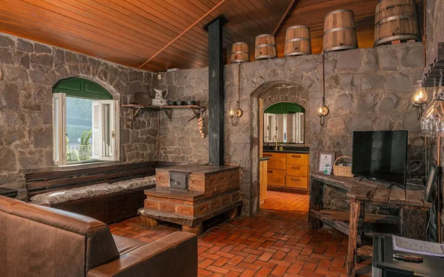 Casa de Pedra Mena Kaho