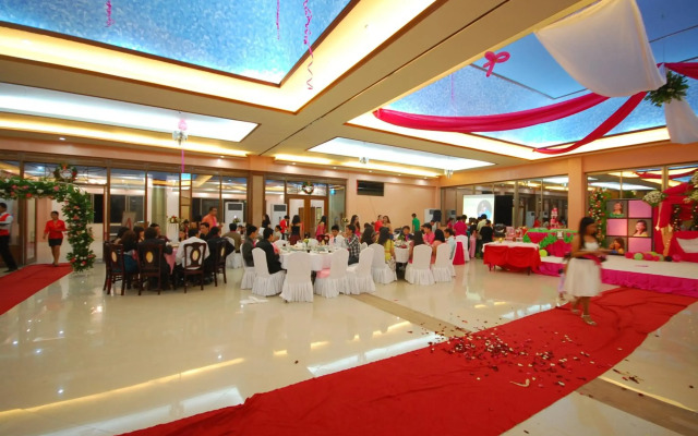 A&A Plaza Hotel