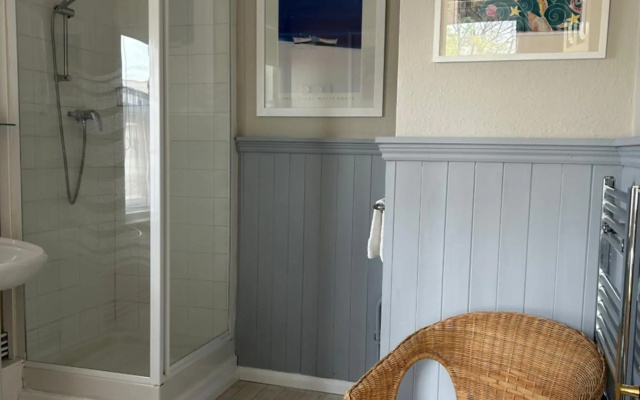 Gyves Guest House