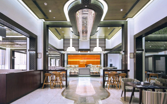 Ayla Bawadi Hotel & Mall