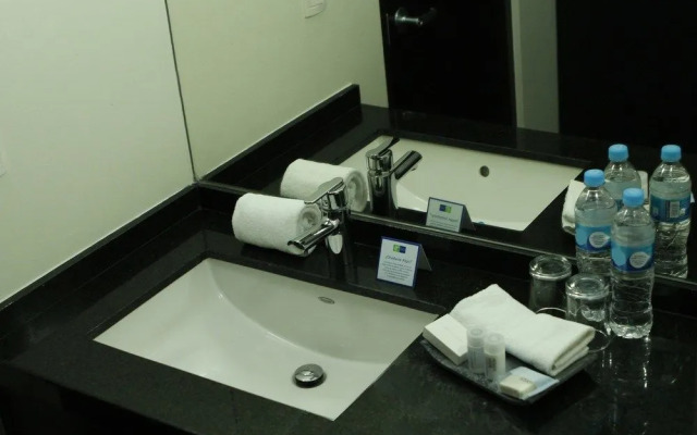 Holiday Inn Express Toluca Galerias Metepec