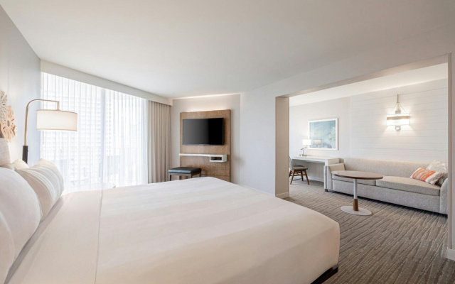 Waikiki Beach Marriott Resort & Spa