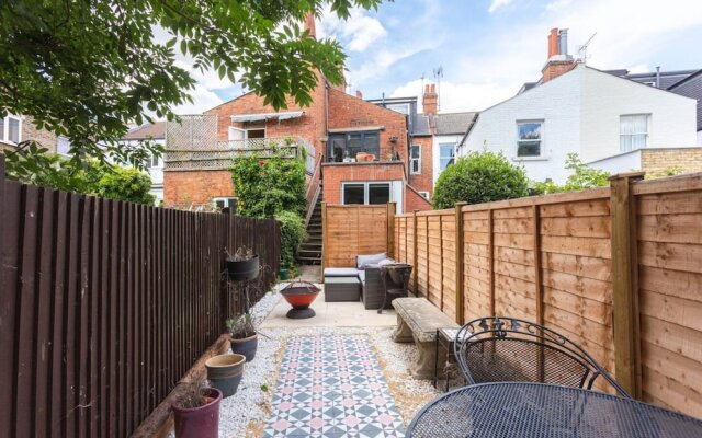 Stunning 2 Bedroom Apartment in Maida Vale With a Garden