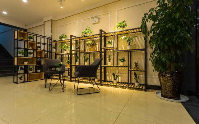 Elan Inn Jingpin Kunming Henglong Shopping Plaza