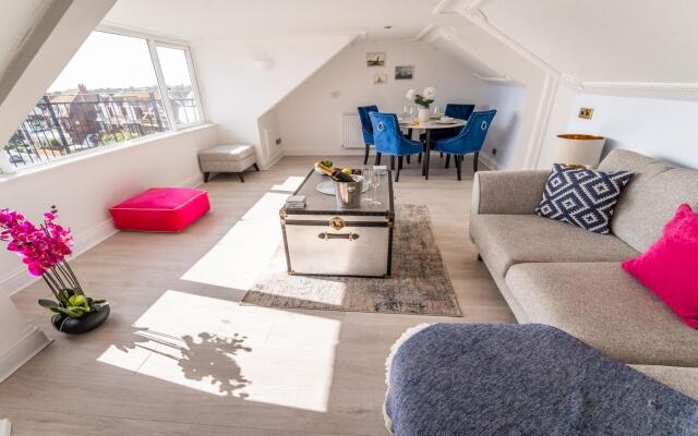 Stunning Sea View Penthouse 2 Bedroom 2 Bathroom