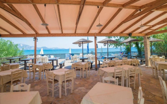 Porto Koukla Beach Hotel