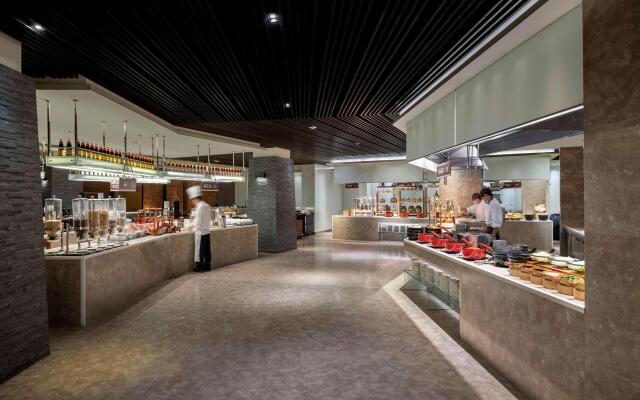 Pullman Oceanview Sanya Bay Resort & Spa