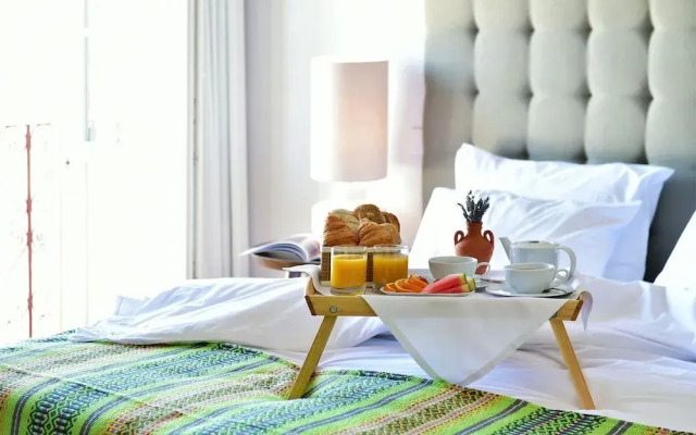 The Noble House Suites & Apartments