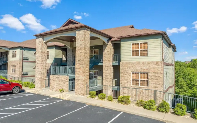 Ozark Comfort 3 Bedroom Condo by RedAwning