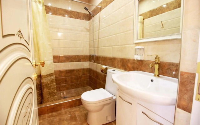Al Sheikh 5 Bedroom Luxury Apartment 1