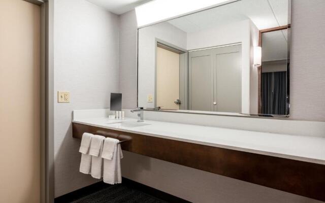 Courtyard by Marriott Columbus Airport