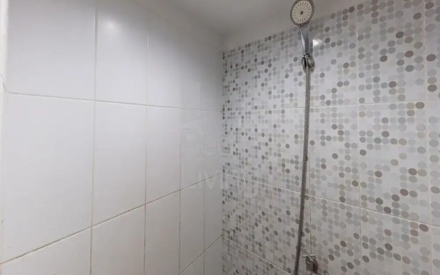 RedLiving Apartemen Grand Sentraland - Bangde Room