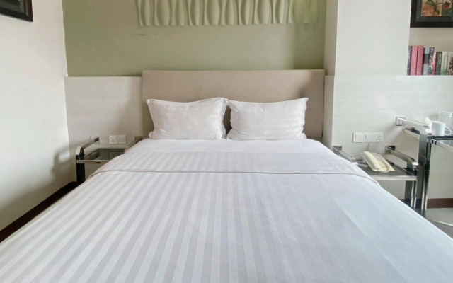 Verse Lite Hotel Gajah Mada
