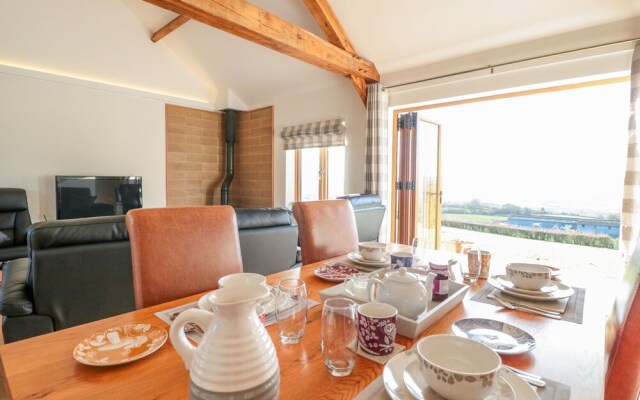 Lundy Lodge - Begwyns View