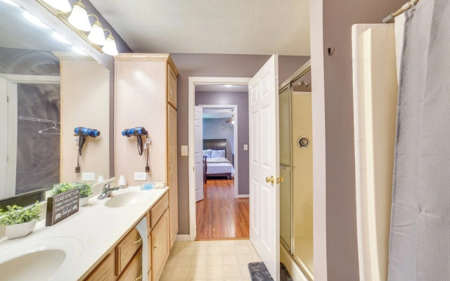 Spacious Champaign Home By University Of Illinois!