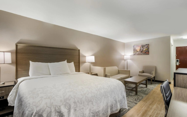 Red Roof Inn PLUS+ & Suites Savannah - I-95