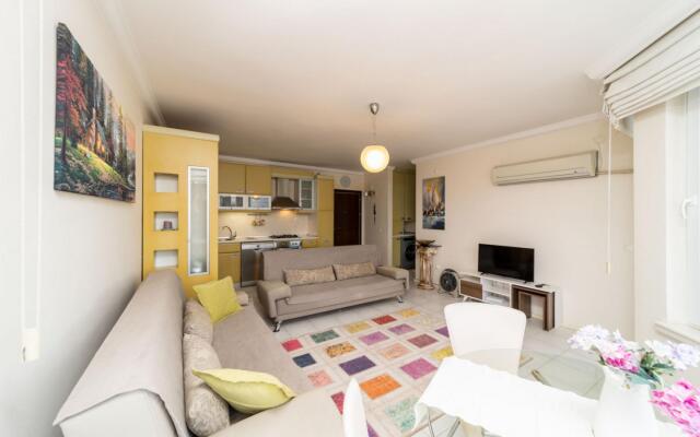 Lovely Apartment With Shared Pool in Konyaalti