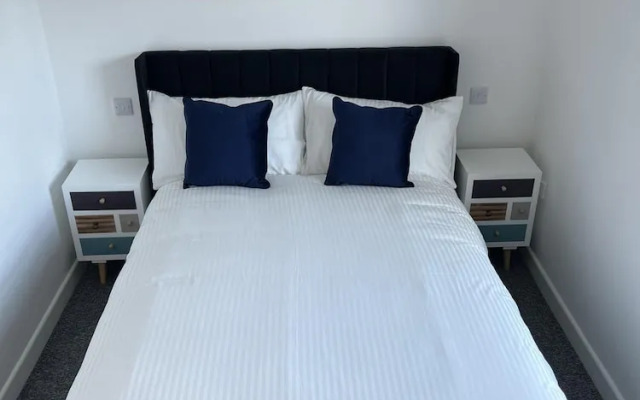 Stunning 1 Bedroom Apartment in Bicester Town