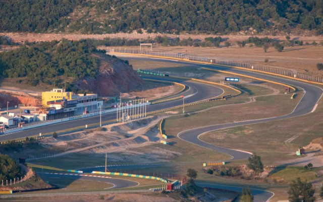 Terra Magica Deluxe Apartment OR Room with Private Parking, Terrace and Sea View