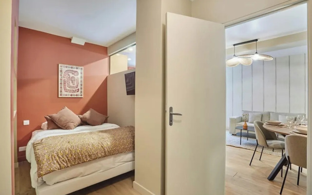 Apartment in the Center of Paris/montmartre