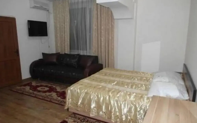 Kuze Hotel
