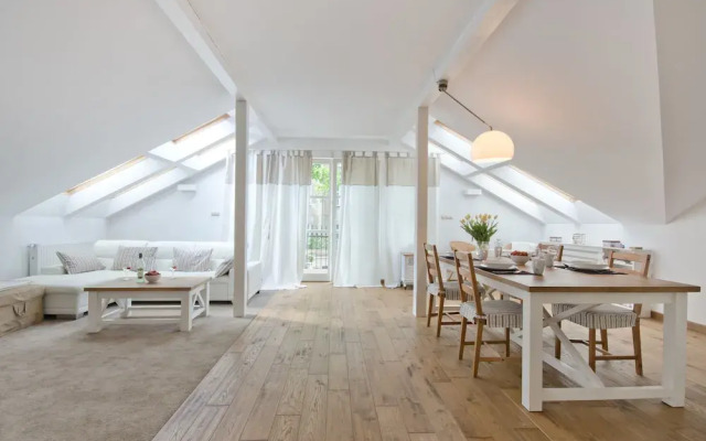 Imperial Apartments - Nautica III