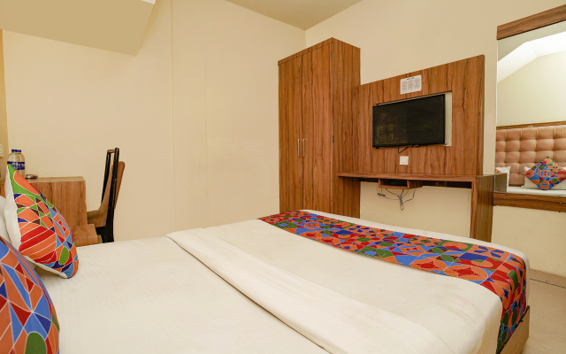 Fabexpress Emerald Inn