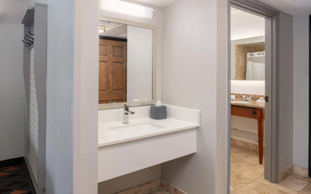 Holiday Inn Portland - Columbia Riverfront by IHG