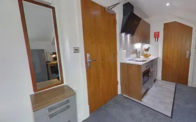 CovStays – Victoria House - Deluxe Studios in Coventry City Centre