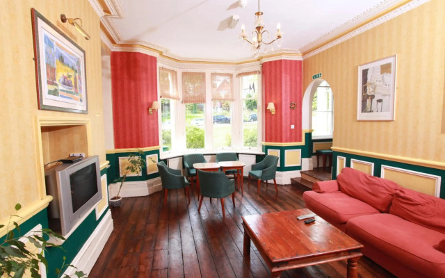 Russell Hotel
