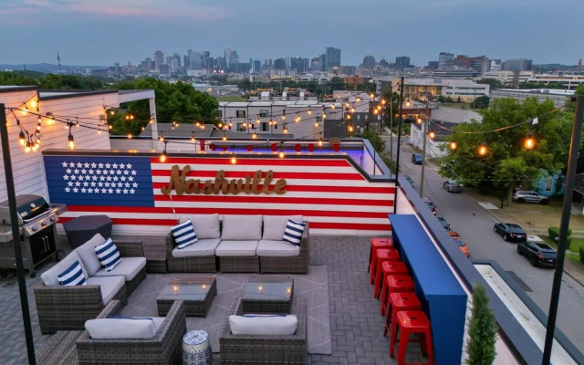 Rooftop Deck Shuffleboard BBQ Near Downtown