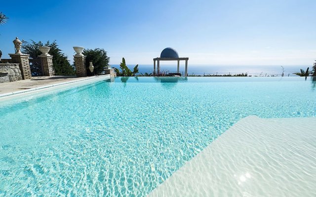 Exclusive Villa With Panoramic Swimming Pool And Jacuzzi 2 Km From The Sea