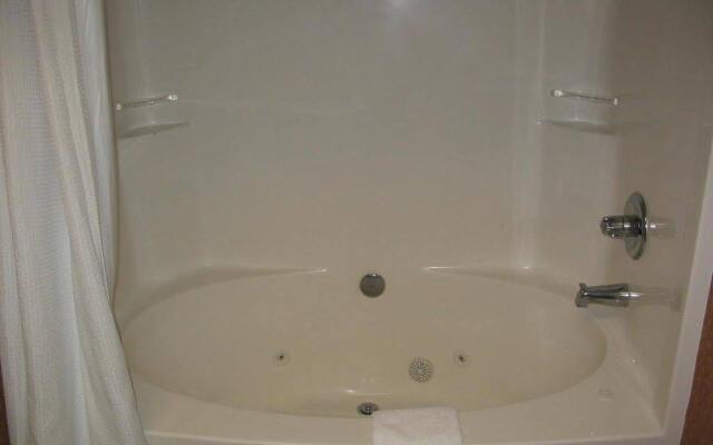 Holiday Inn Express Hotel & Suites Laurinburg by IHG