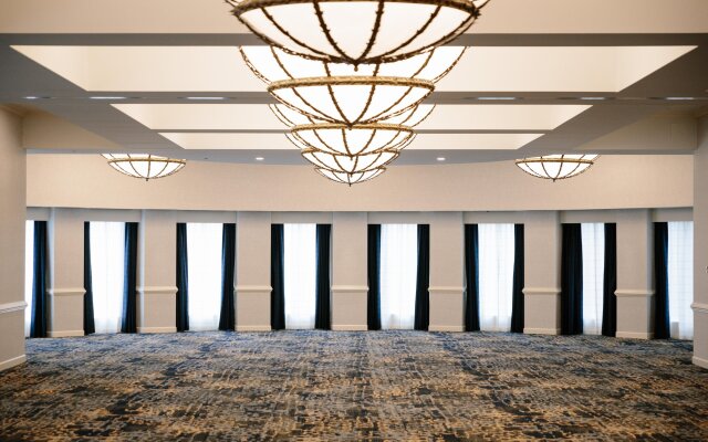 Crowne Plaza Cleveland at Playhouse Square by IHG