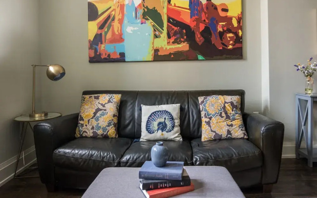 Luxury 2 Bedroom Downtown Apartment