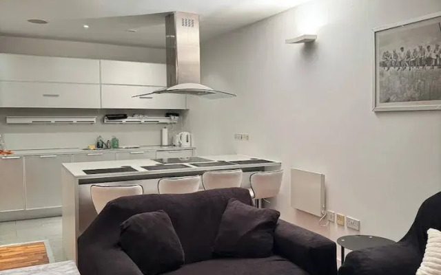 2 Bedrooms - Sleeps 4 - Parking - Petok