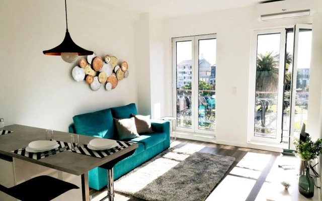 Window Garden Apartment