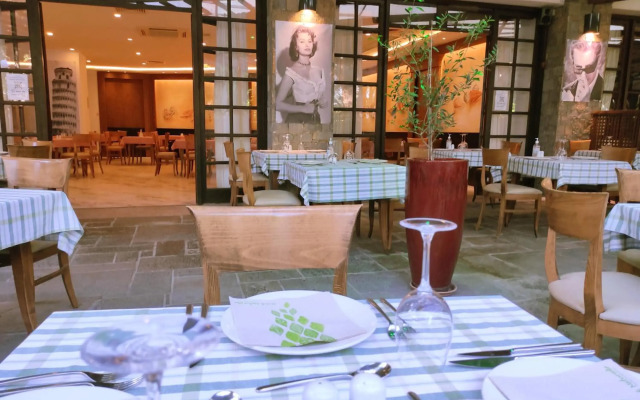 Apollonia Beach Resort & Spa