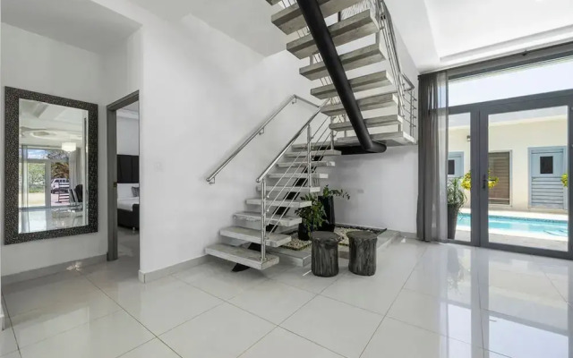 Magical Oasis 6BR w Large Pool Gazebo Views