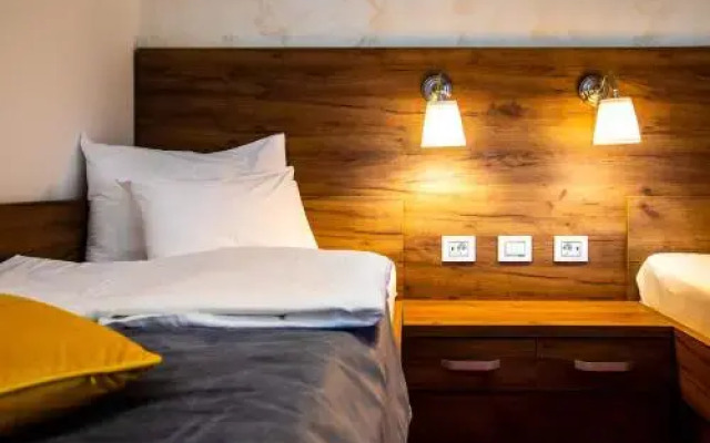 Garni Hotel Royal Crown