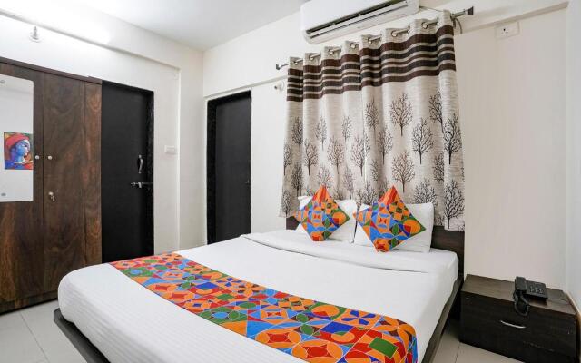 Fabhotel Vardhan House Ii