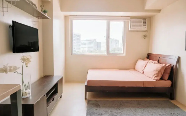 A Dreamy Escape for Three